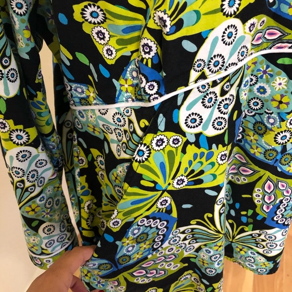 Floral scrubs/scrub top - Picture 3 of 5